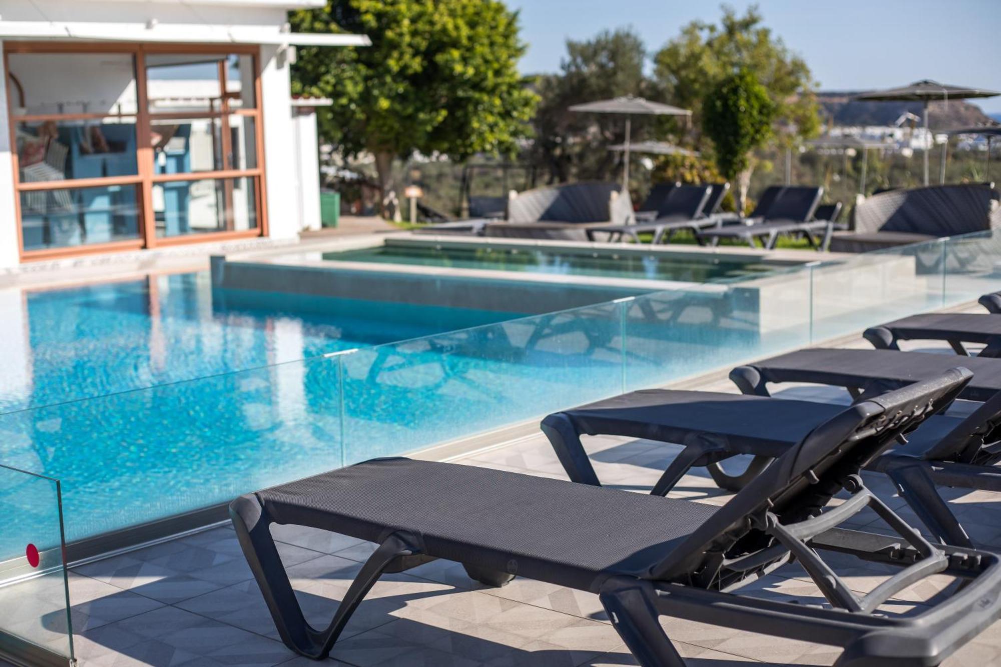 פליראקי Hillside Studios & Apartments מראה חיצוני תמונה