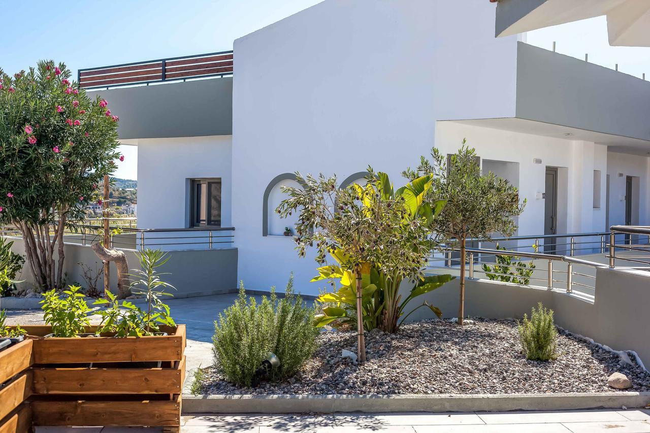 פליראקי Hillside Studios & Apartments מראה חיצוני תמונה